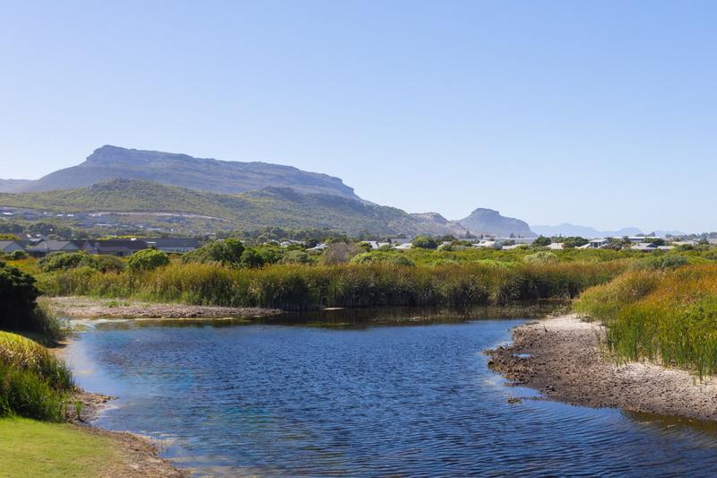 6 Bedroom Property for Sale in Lake Michelle Western Cape